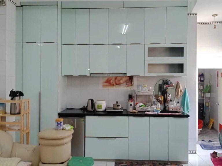 Tủ bếp nhôm cánh kính 18
