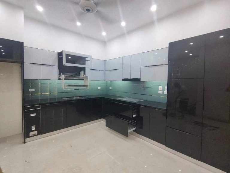 Tủ bếp nhôm cánh kính 22