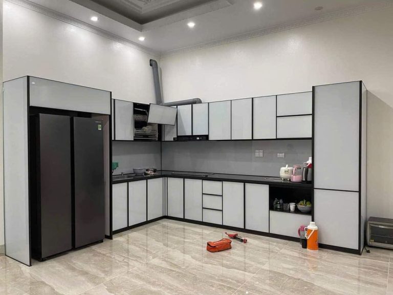 Tủ bếp nhôm cánh kính 23